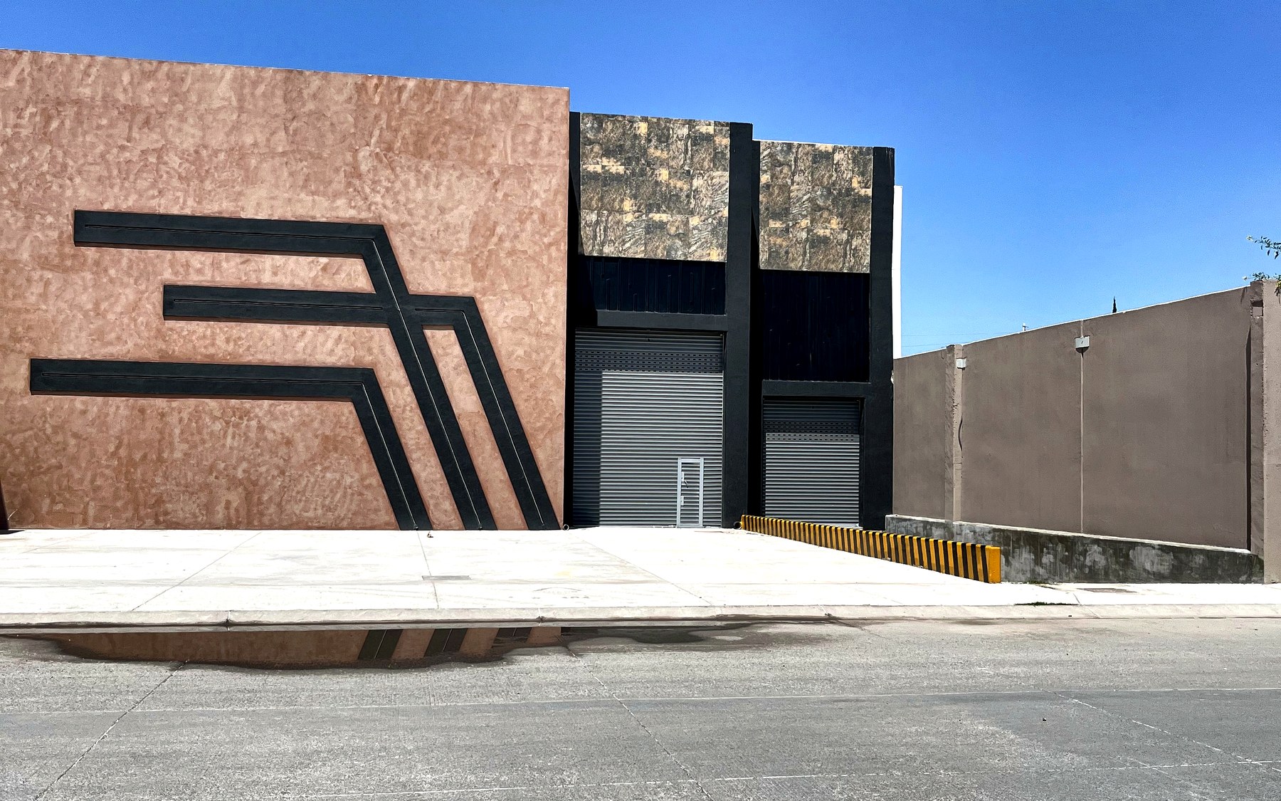 Bodega real dentro de Arco Sur Cluster Industrial en Leon Guanajuato