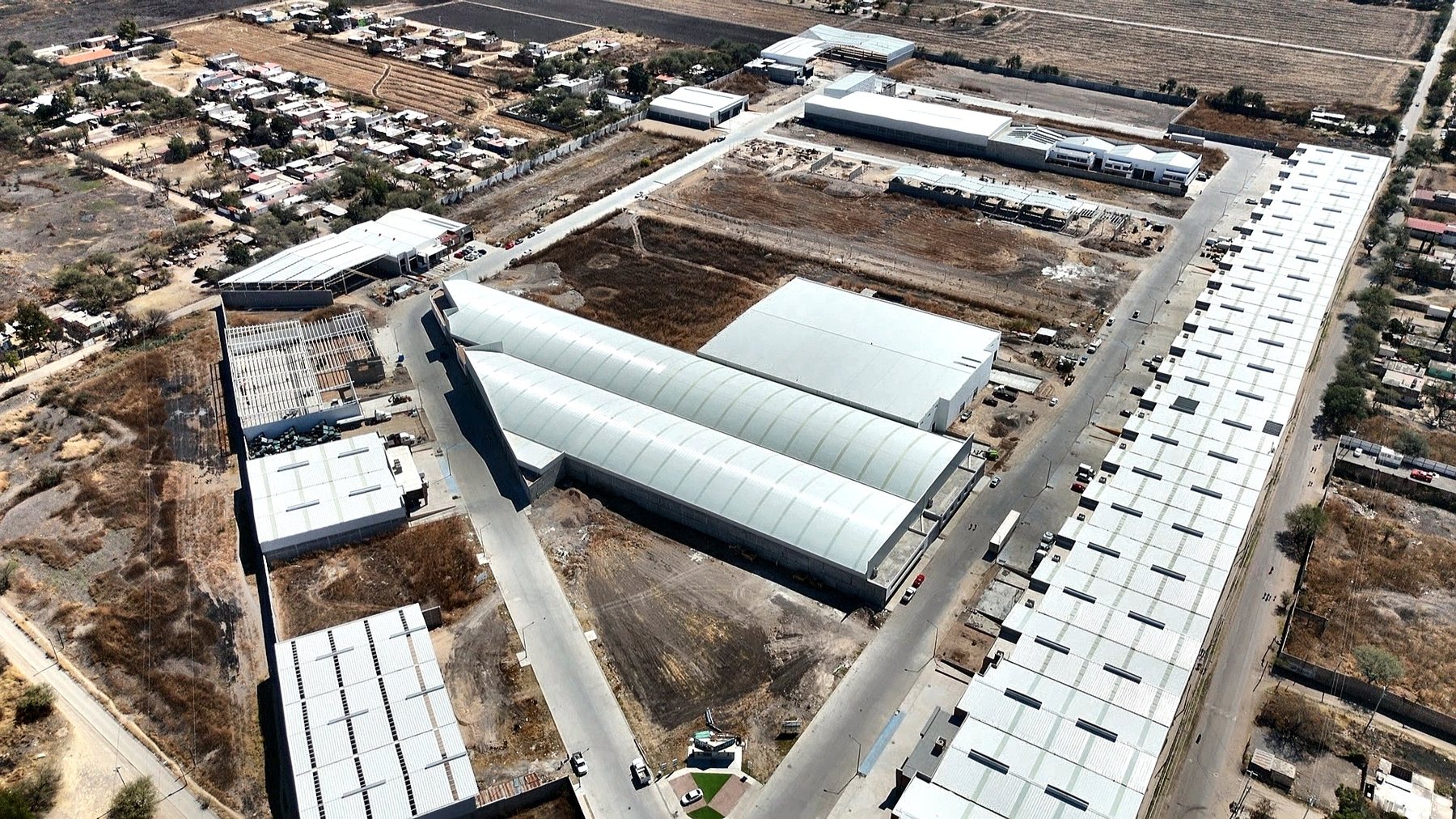 Vista aerea real de Arco Sur Cluster Industrial en Leon Guanajuato
